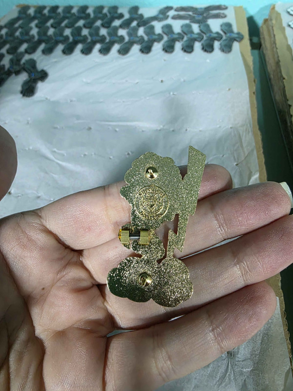 Twerking Zeus Spring pin (2 versions!) - Image 2